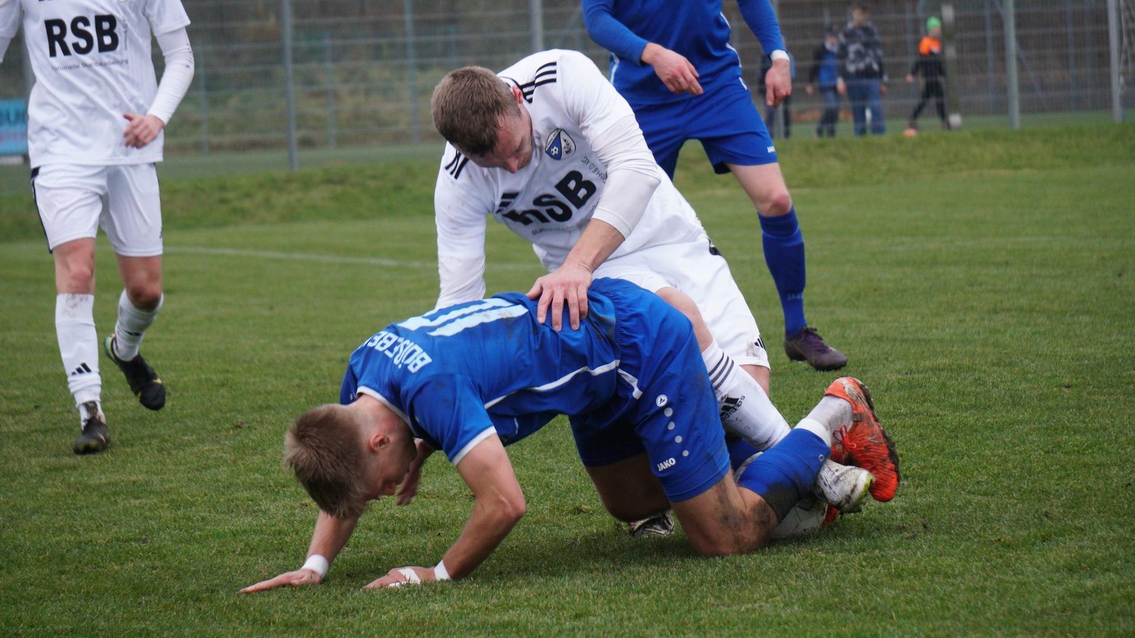 Striptease-und-H-morrhoiden-B-leben-verliert-Unterhosen-Duell-