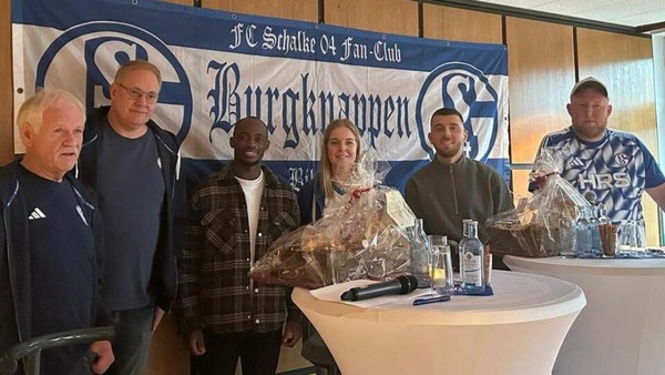 Fanclub-Besuche als Tabellenführer: Schalke-Spieler machen Fans froh