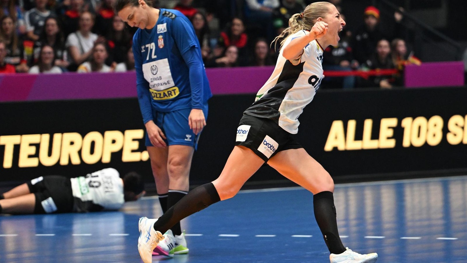 Handball-Frauen-kommen-mit-einer-WM-Gala-nach-Dortmund