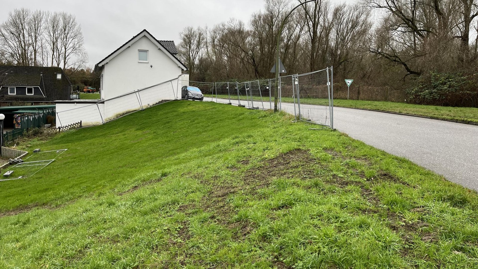 Deichsicherheit-Moorfleeter-wundern-sich-ber-Abriss-von-H-usern