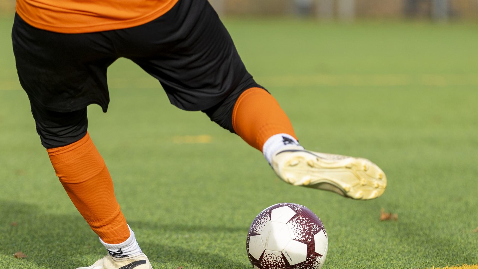 Teistungen-macht-es-zweistellig-Tabellenf-hrer-kassiert-Klatsche