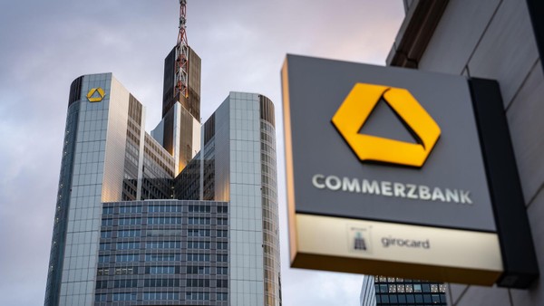 Strafzinsen bei der Commerzbank: Wie sich Kunden jetzt Geld zurückholen können