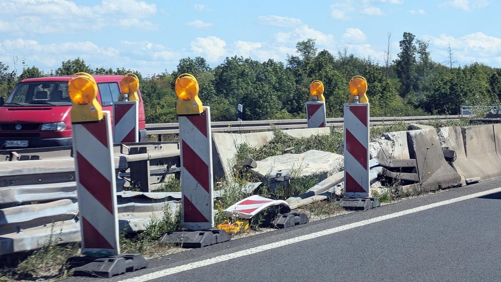 Nach-anderthalb-Jahren-Bauarbeiten-auf-der-B4-in-Erfurt-haben-begonnen
