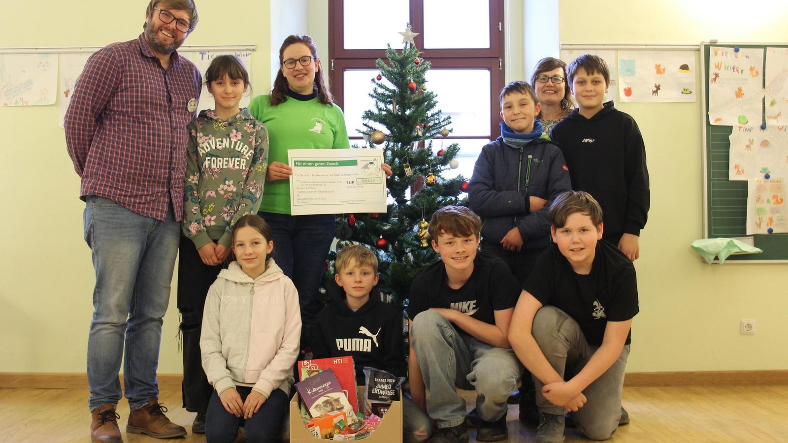 Sch-ler-unterst-tzen-mit-fast-4000-Euro-das-Tierheim-in-Schleiz