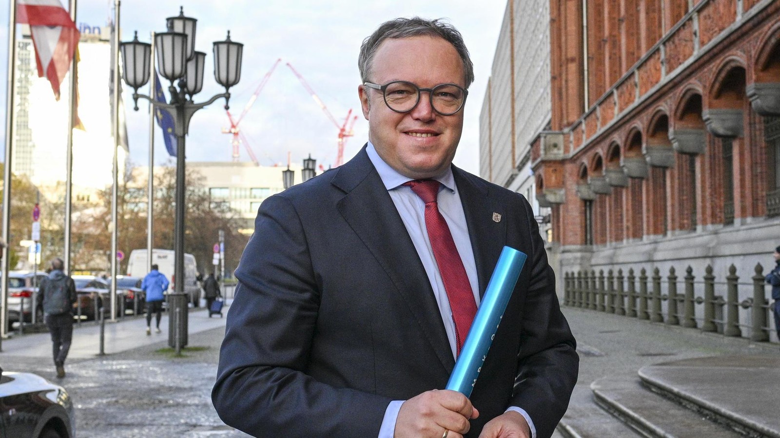 Th-ringens-Ministerpr-sident-Gelder-f-r-Verteidigung-sollen-in-Ostdeutschland-ankommen