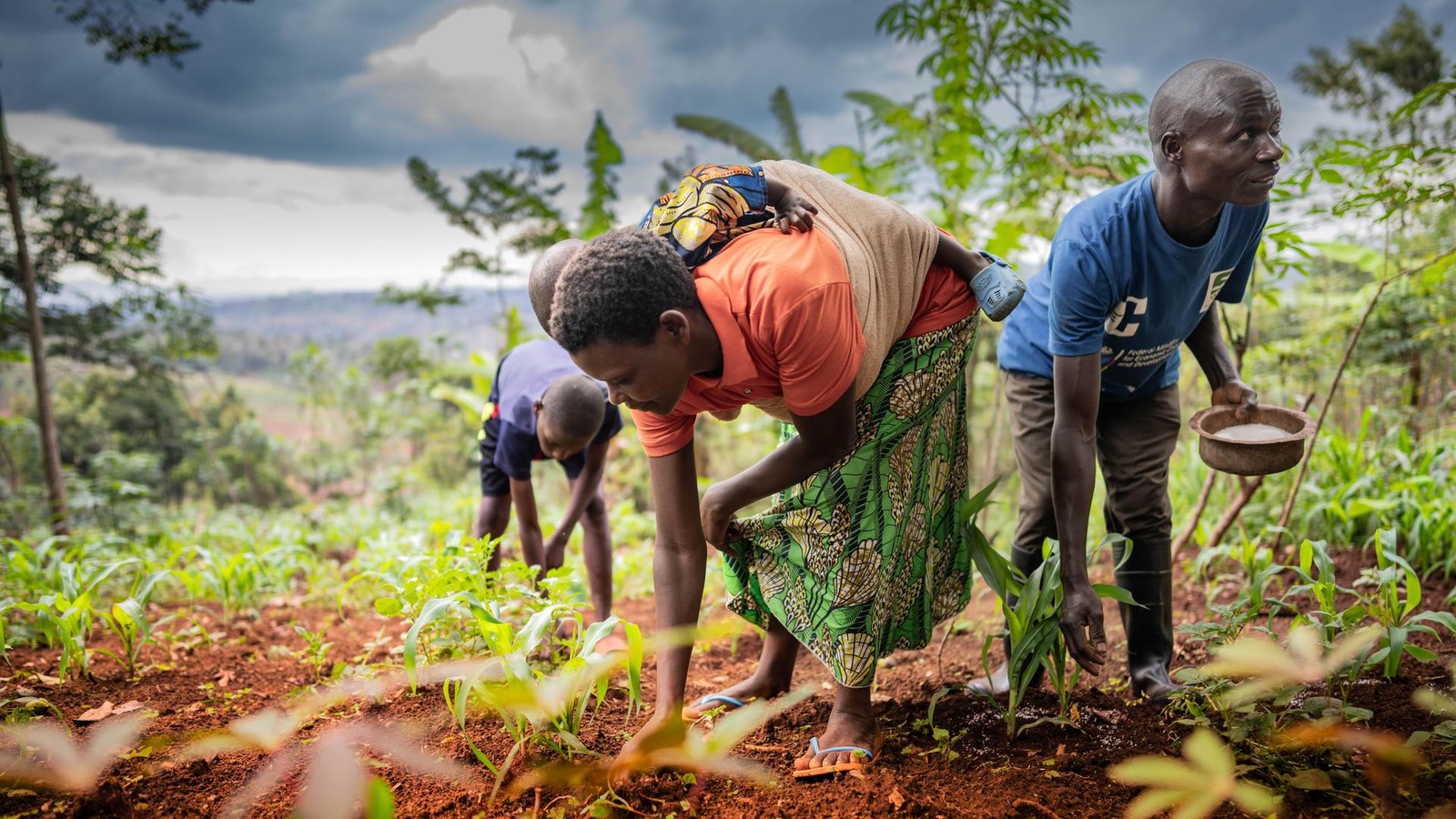 Farmprojekt-Kindernothilfe-schult-Kleinbauern-in-Burundi
