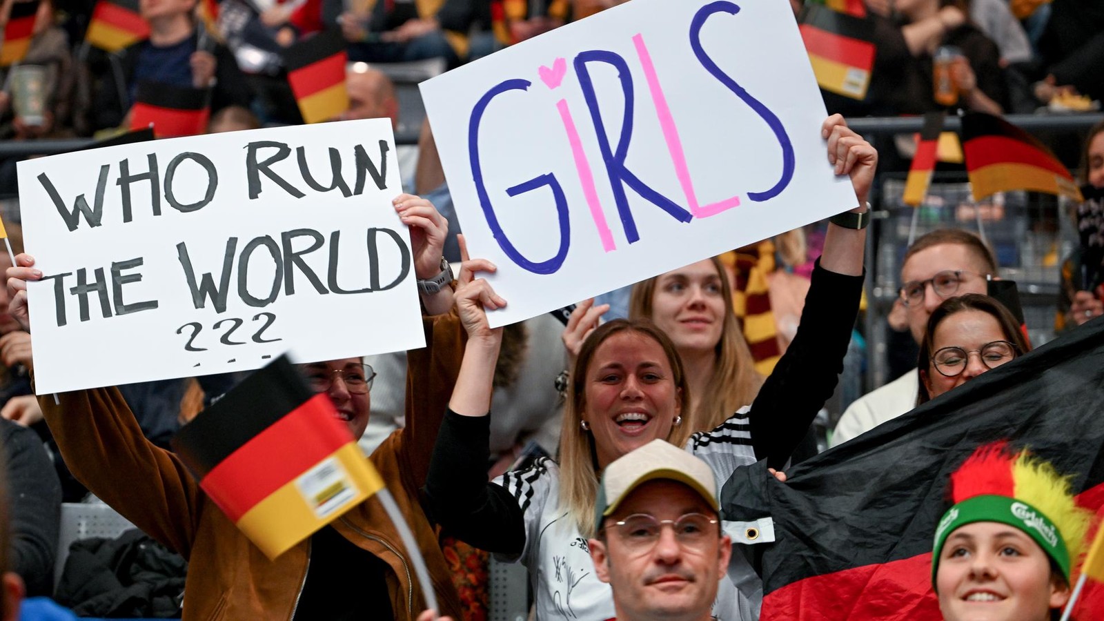 Handball-WM-droht-Anreise-Chaos-BVB-Spiel-und-DHB-Frauen-in-Dortmund-parallel