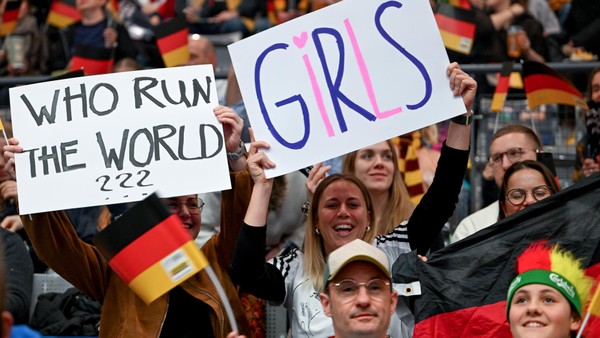 Handball-WM droht Anreise-Chaos: BVB-Spiel und DHB-Frauen in Dortmund parallel