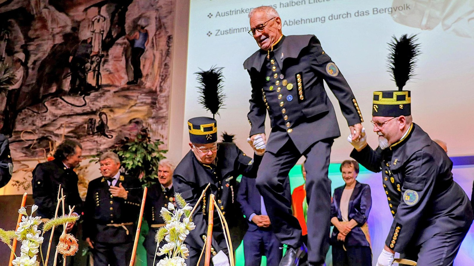 Kreis-Nordhausen-Tradition-und-Ehre-Wenn-Schl-ge-auf-Hinterteile-Freude-und-Spa-bedeuten