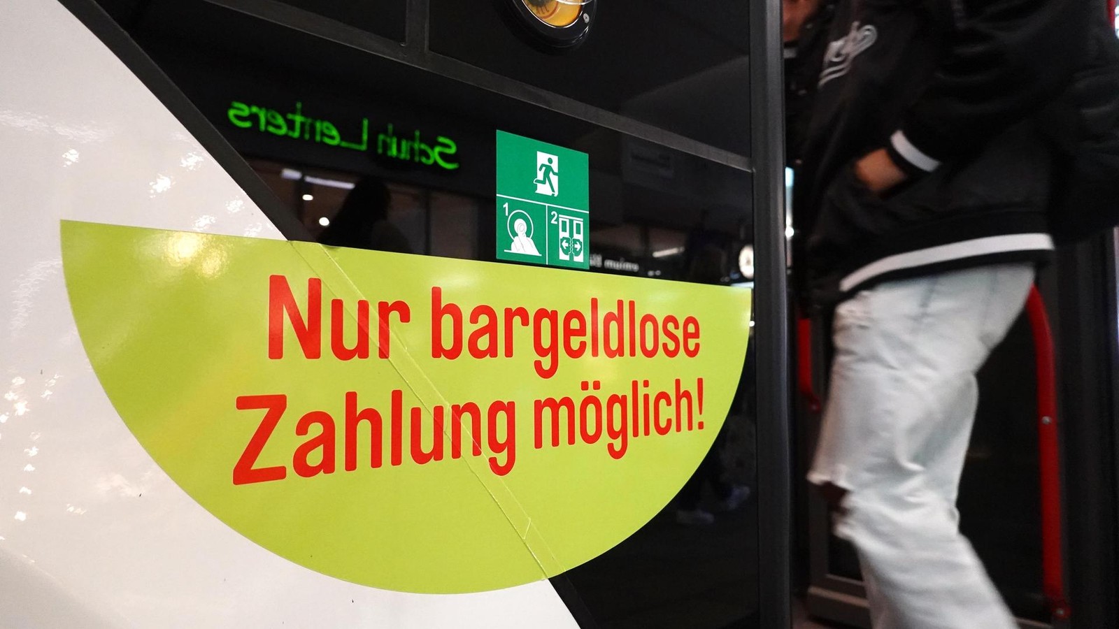 Hier-kann-man-in-Th-ringen-nur-noch-bargeldlos-Nahverkehr-Tickets-kaufen