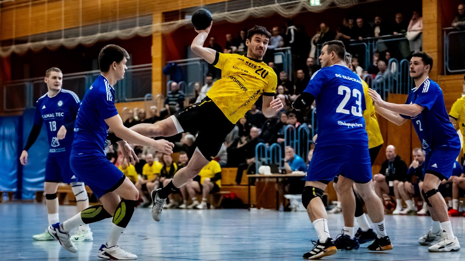 Spannendes-Handball-Derby-Nordh-user-SV-gleicht-kurz-vor-Schluss-aus