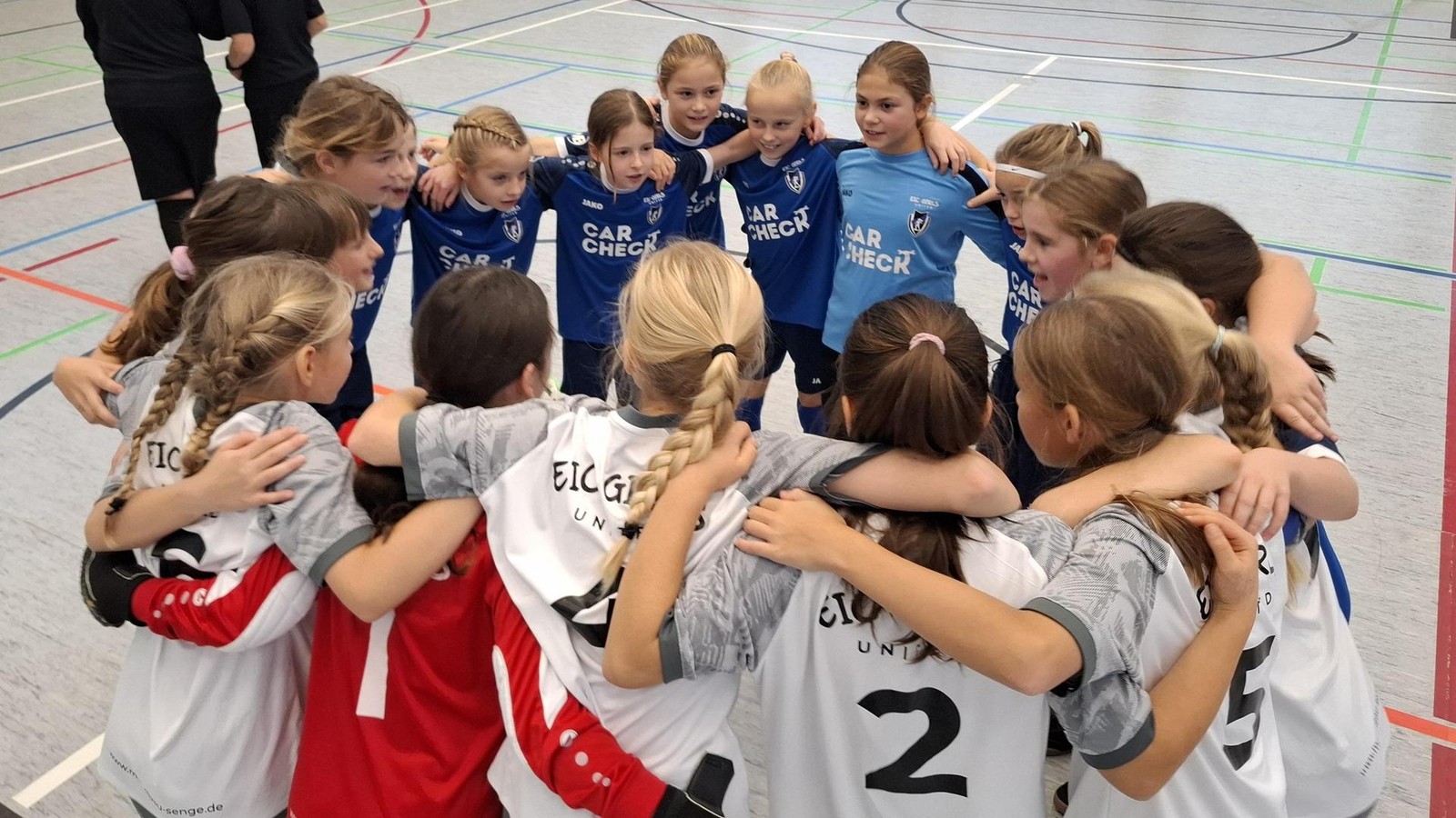 Auch-der-VfL-Wolfsburg-ist-begeistert-Tolle-Werbung-f-r-den-M-dchenfu-ball-