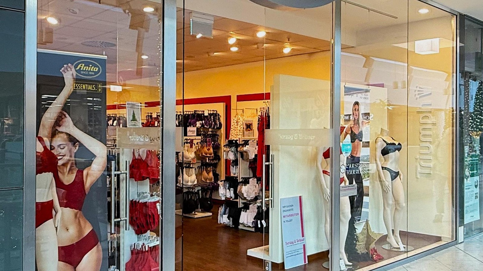 Rote-Dessous-trotz-Insolvenz-Droht-Filiale-in-den-Gera-Arcaden-und-weiteren-in-Th-ringen-das-Aus-