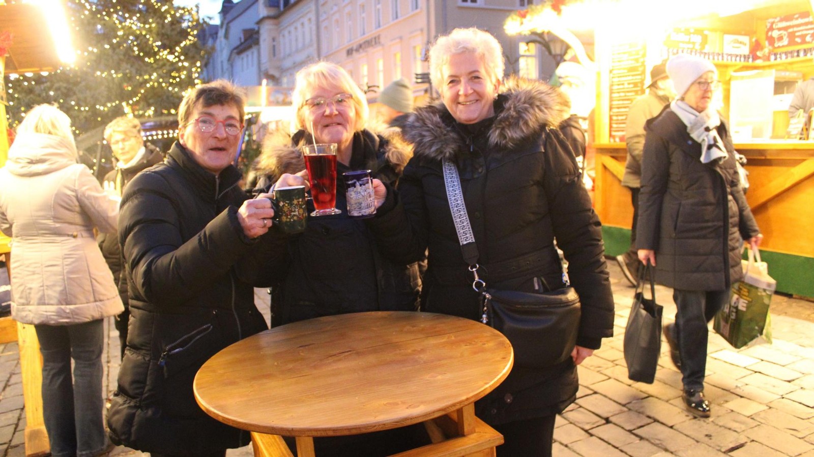 Der-gr-te-Weihnachtsmarkt-im-Altenburger-Land-l-dt-ein