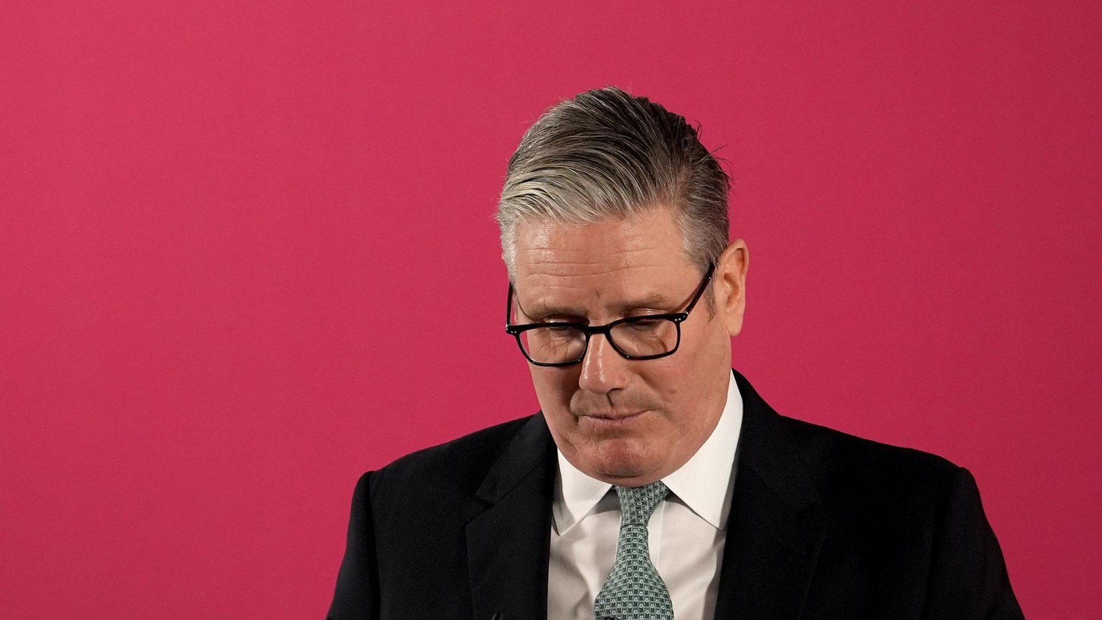 Drohvideo-von-maskierten-M-nnern-schockiert-Nordirlands-Politiker