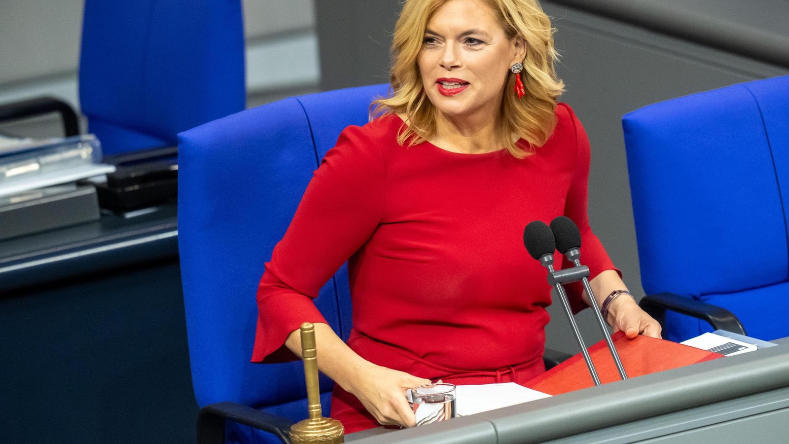 -Gefahr-f-r-Parlament-Kl-ckner-will-sch-rfere-Regeln-f-r-Mitarbeiter