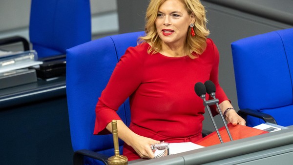 „Gefahr für Parlament“: Klöckner will schärfere Regeln für Mitarbeiter