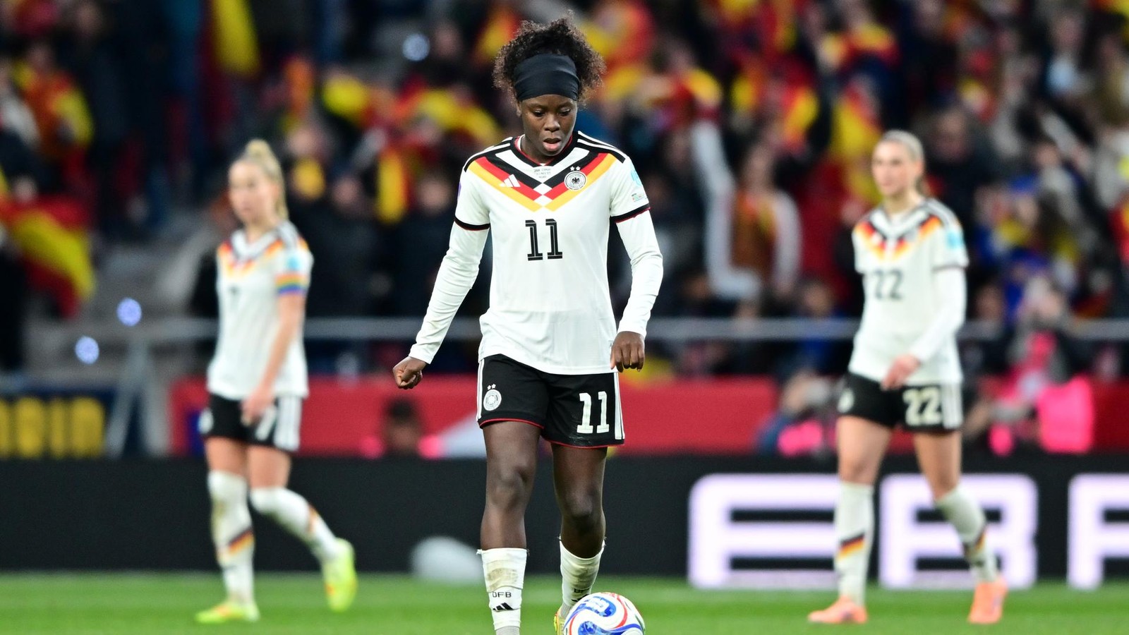 Heftige-Klatsche-DFB-Frauen-gehen-im-Nations-League-Finale-baden