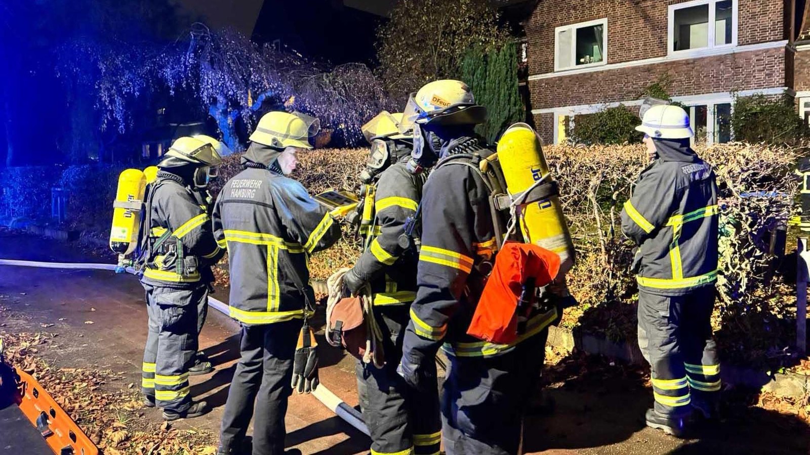 Ethanol-Kamin-l-st-Brand-in-denkmalgesch-tztem-Haus-aus-zwei-Verletzte