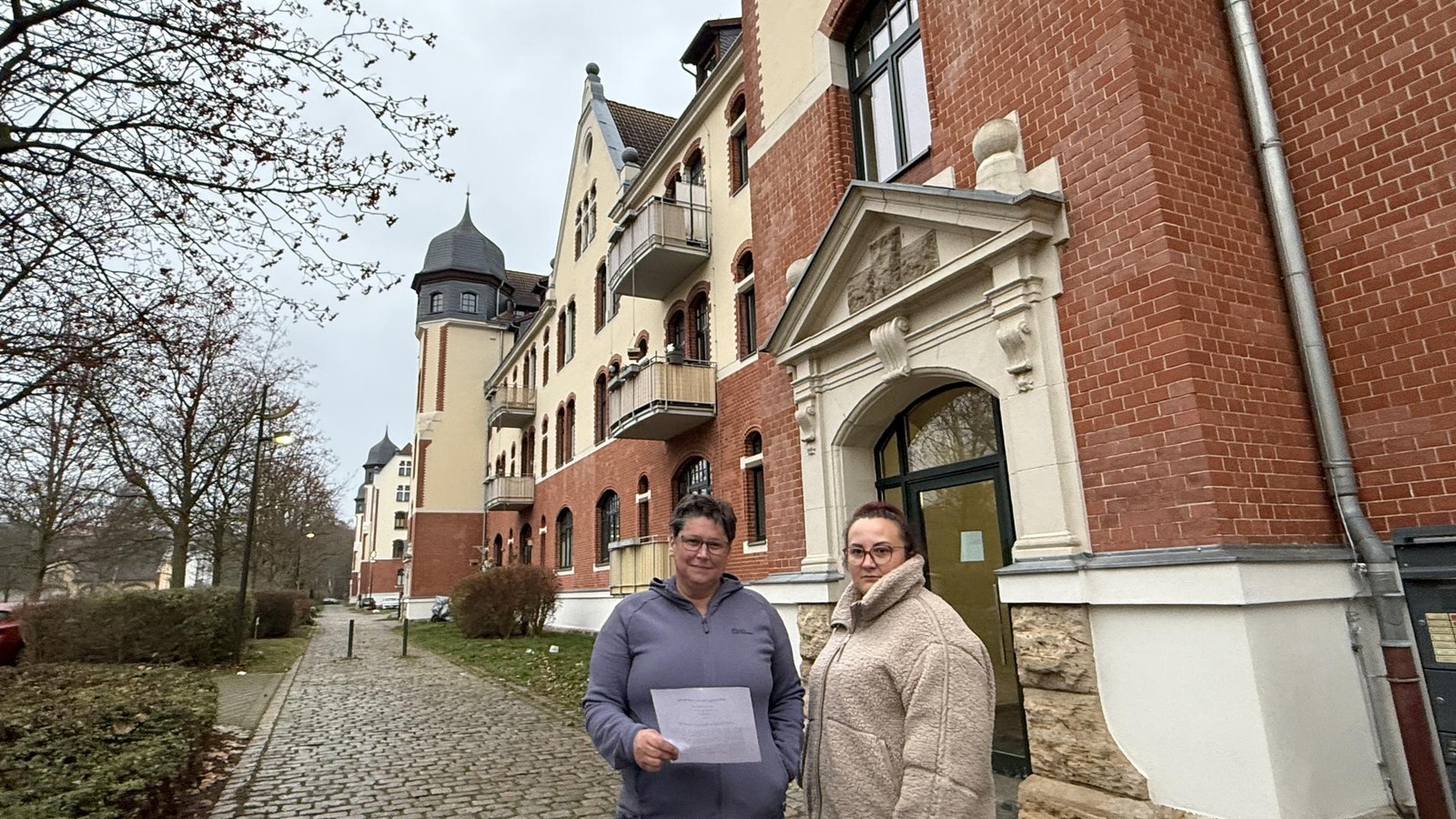 -Werden-bei-Hygiene-um-Jahre-zur-ckgeworfen-Ver-rgerte-Mieter-in-Gera-nach-wochenlangem-Duschverbot