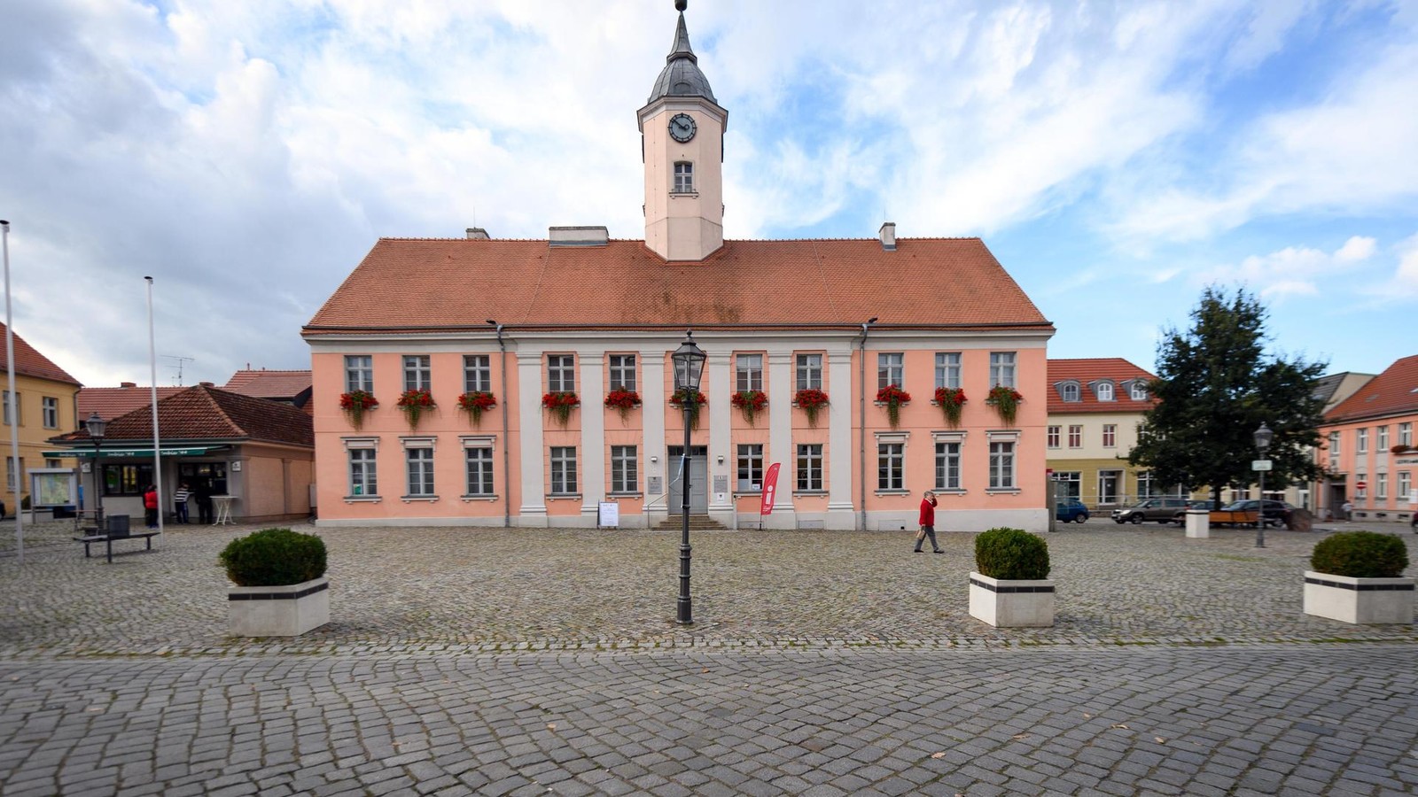 Zehdenicks-B-rgermeister-droht-Abwahl-kassiert-aber-weiter-Gehalt