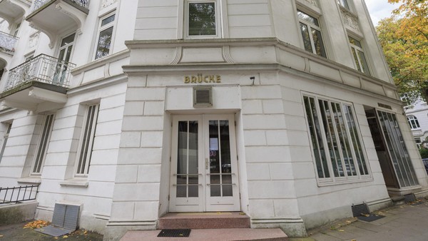 Hamburger Kultlokal Brücke erneut gerettet – aber der Chef muss gehen