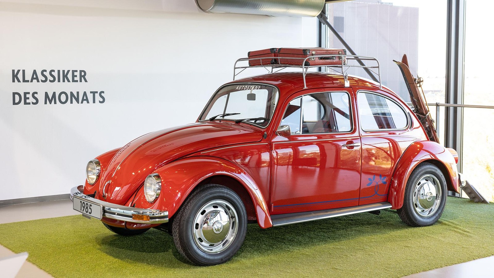 Klassiker-in-der-Wolfsburger-Autostadt-der-Samtrote-Sonderk-fer-