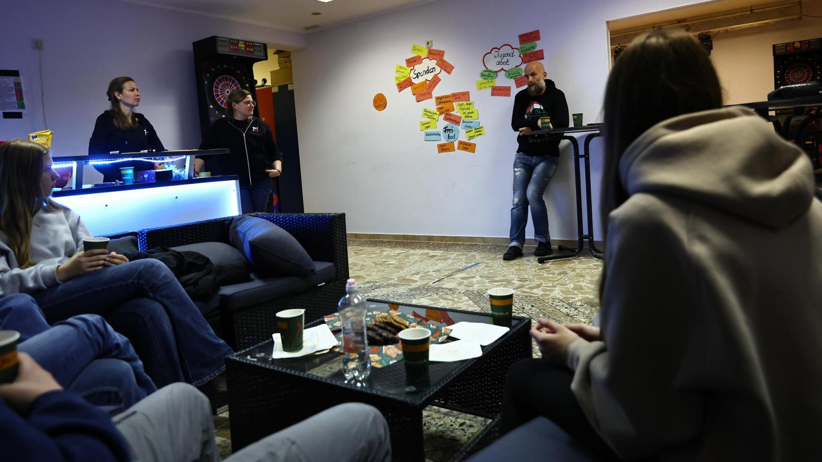 Warum-es-f-r-die-Jugend-im-Eichsfeld-auch-mal-ein-Geschirrsp-ler-sein-darf