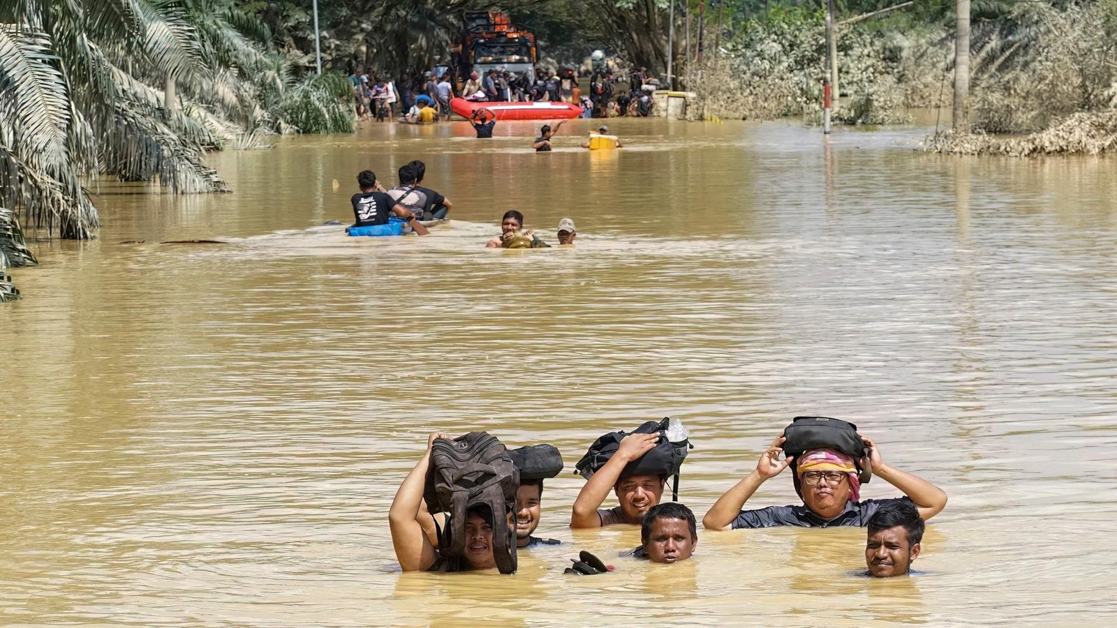 Flutkatastrophe-in-S-dostasien-Auswanderin-erlebt-Albtraum-im-Paradies
