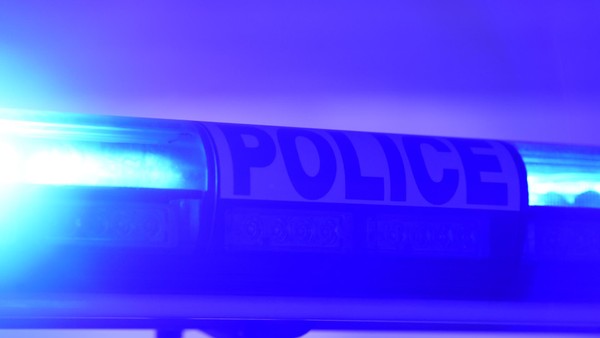 „Gipfel des Grauens“: Auto stürzt in Pool – drei Menschen tot