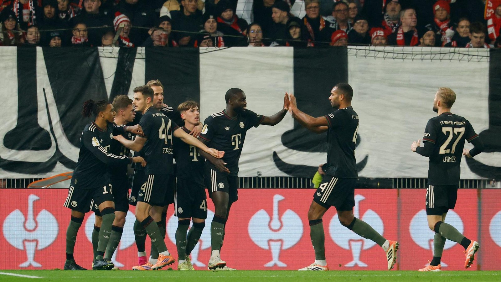 DFB-Pokal-live-Eiskalt-vom-Punkt-Union-macht-es-gegen-Bayern-noch-mal-spannend