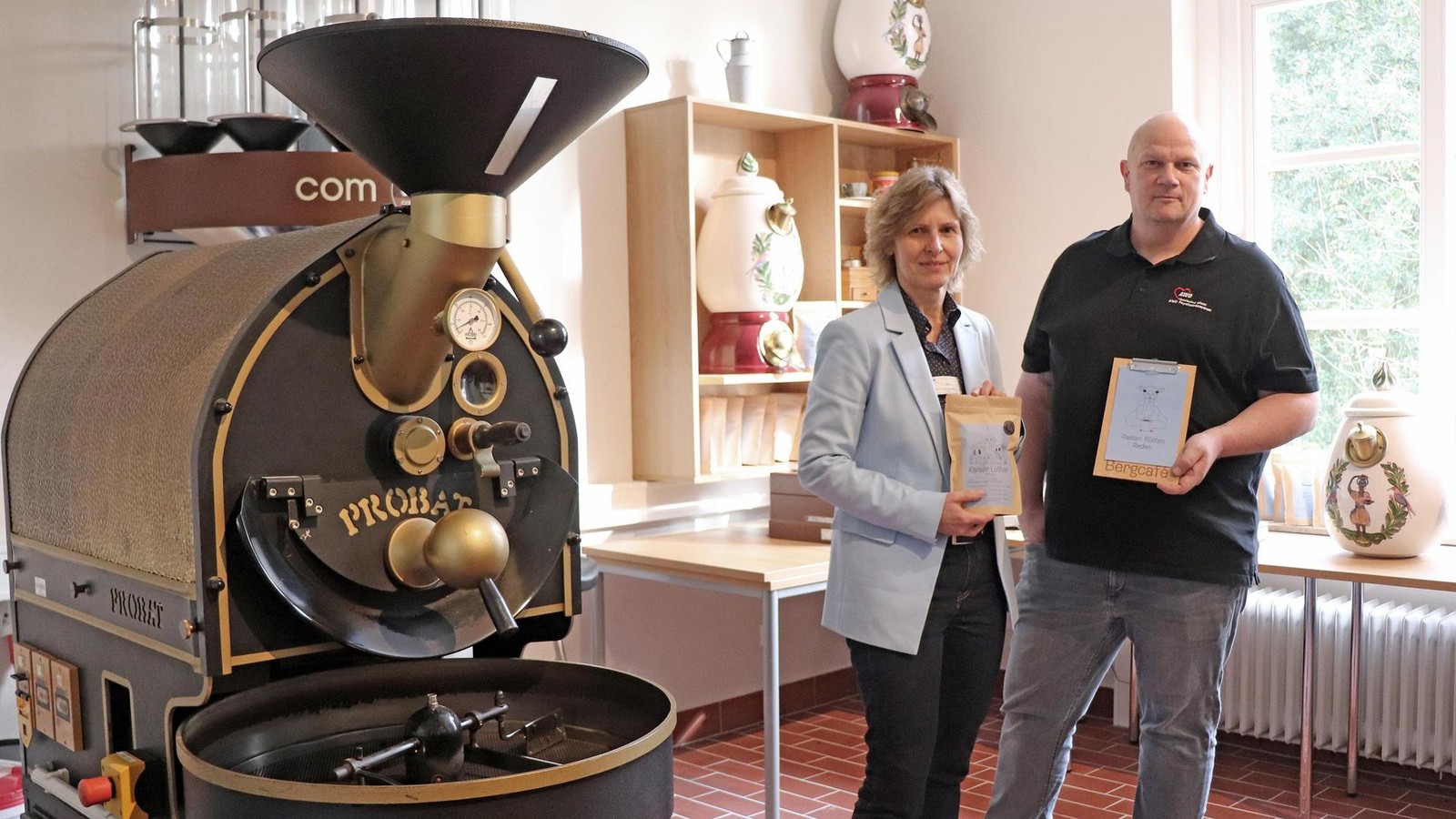 In-diesem-Caf-in-K-nigslutter-k-nnen-G-ste-beim-R-sten-des-Kaffees-zusehen