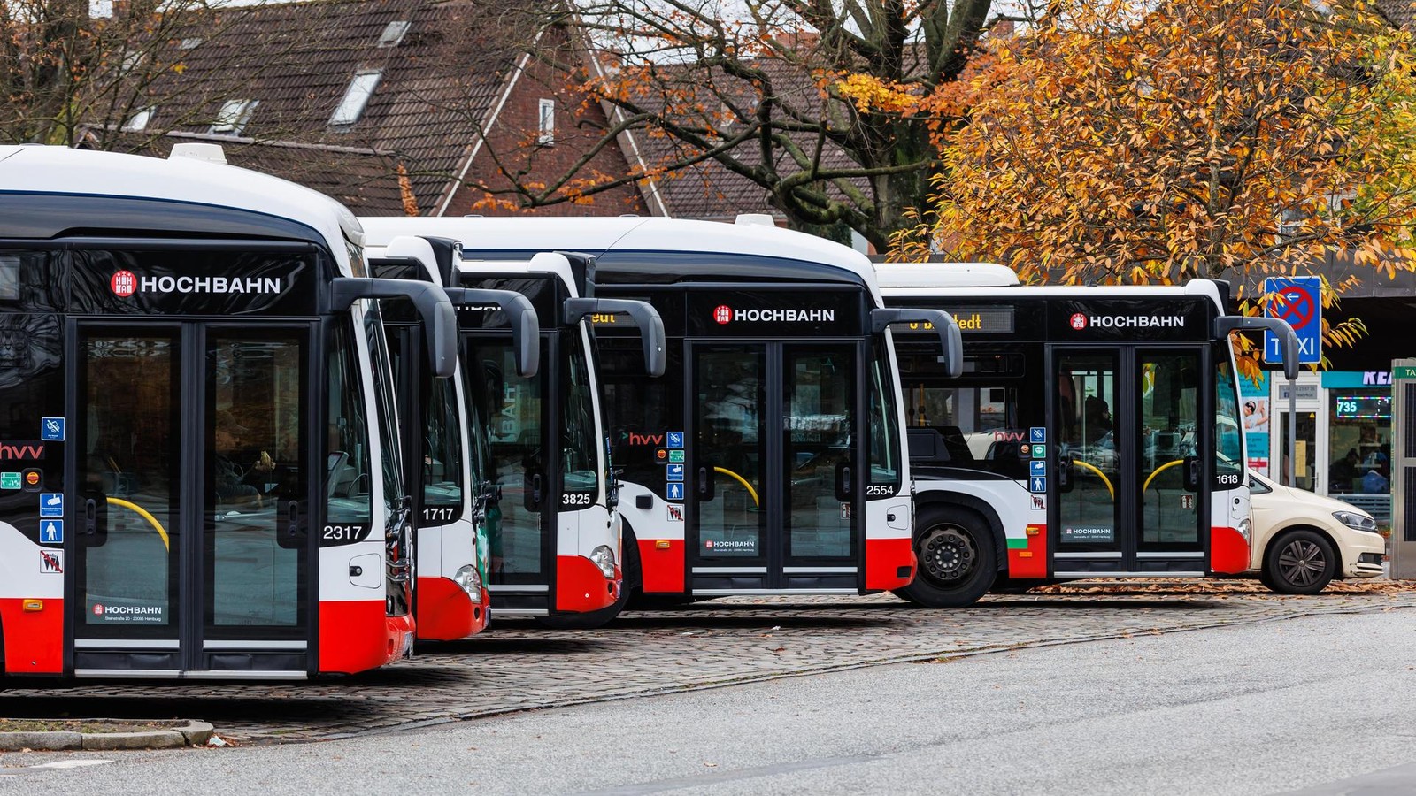 Fahrplanwechsel-Es-wird-eng-f-r-Fahrg-ste-in-Bussen-und-Bahnen