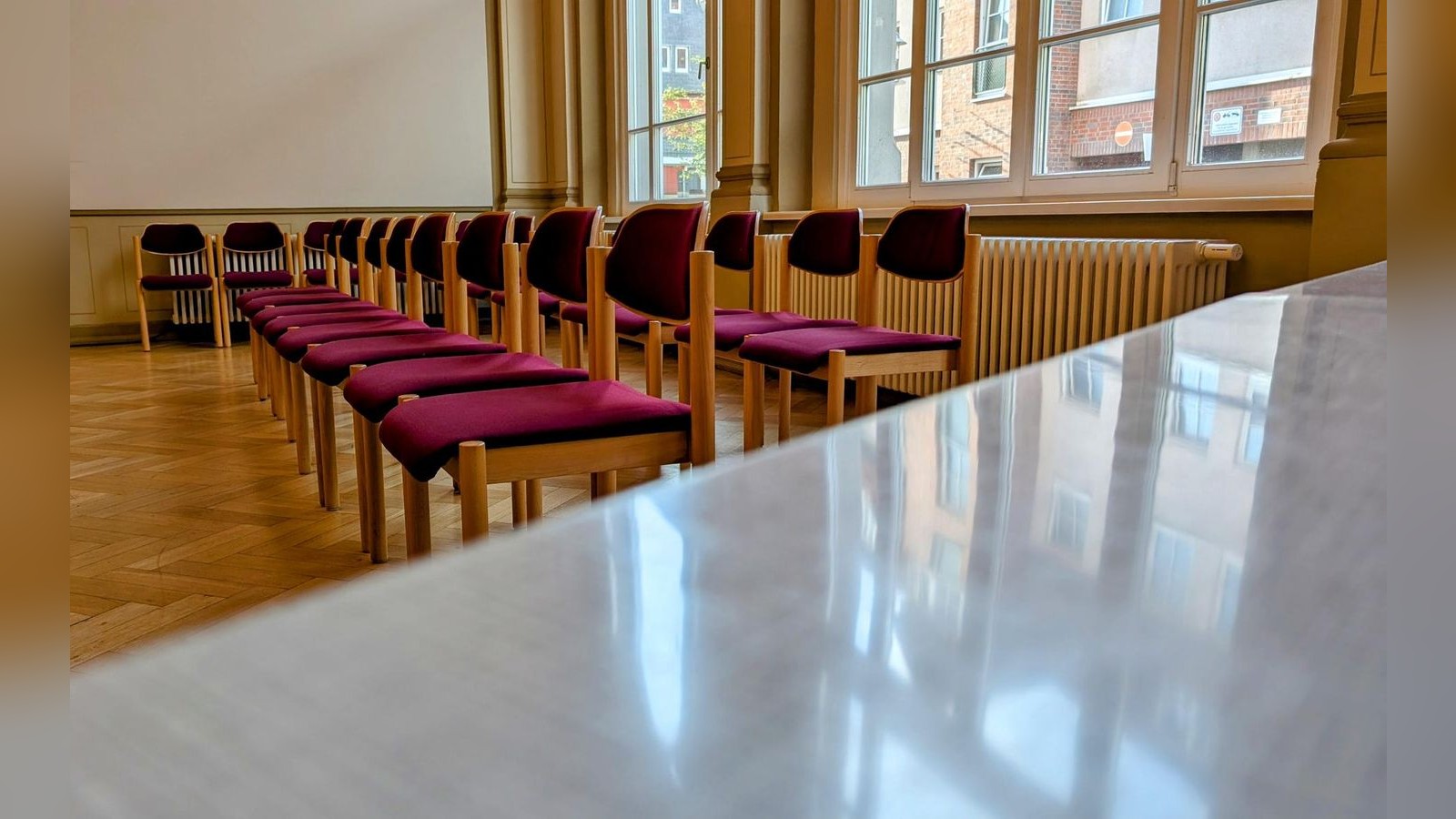 St-hler-cken-in-Eisenach-Rathaus-speckt-Kosten-f-r-neues-Mobiliar-ab