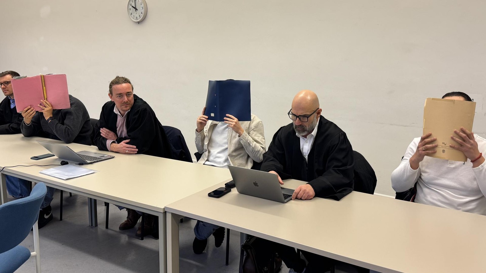 Pr-gel-Attacke-am-Bahnhof-Altona-M-nner-greifen-Musikstudenten-an