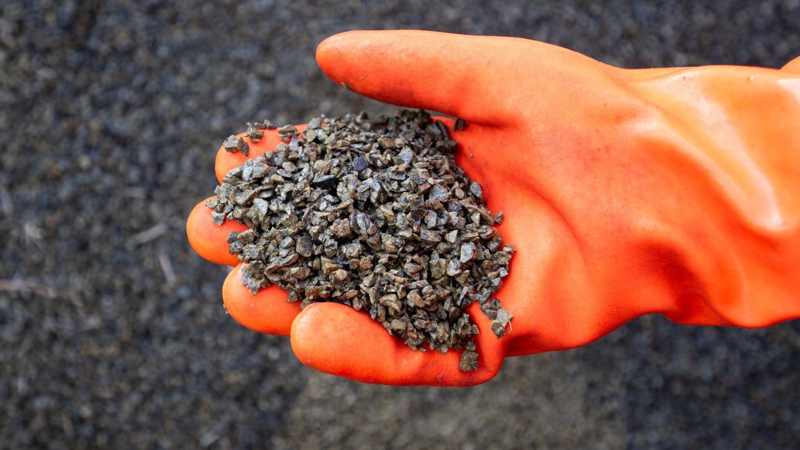 Hartn-ckige-Steinchen-Wohin-geht-Berlins-Splitt-nach-dem-Winter-