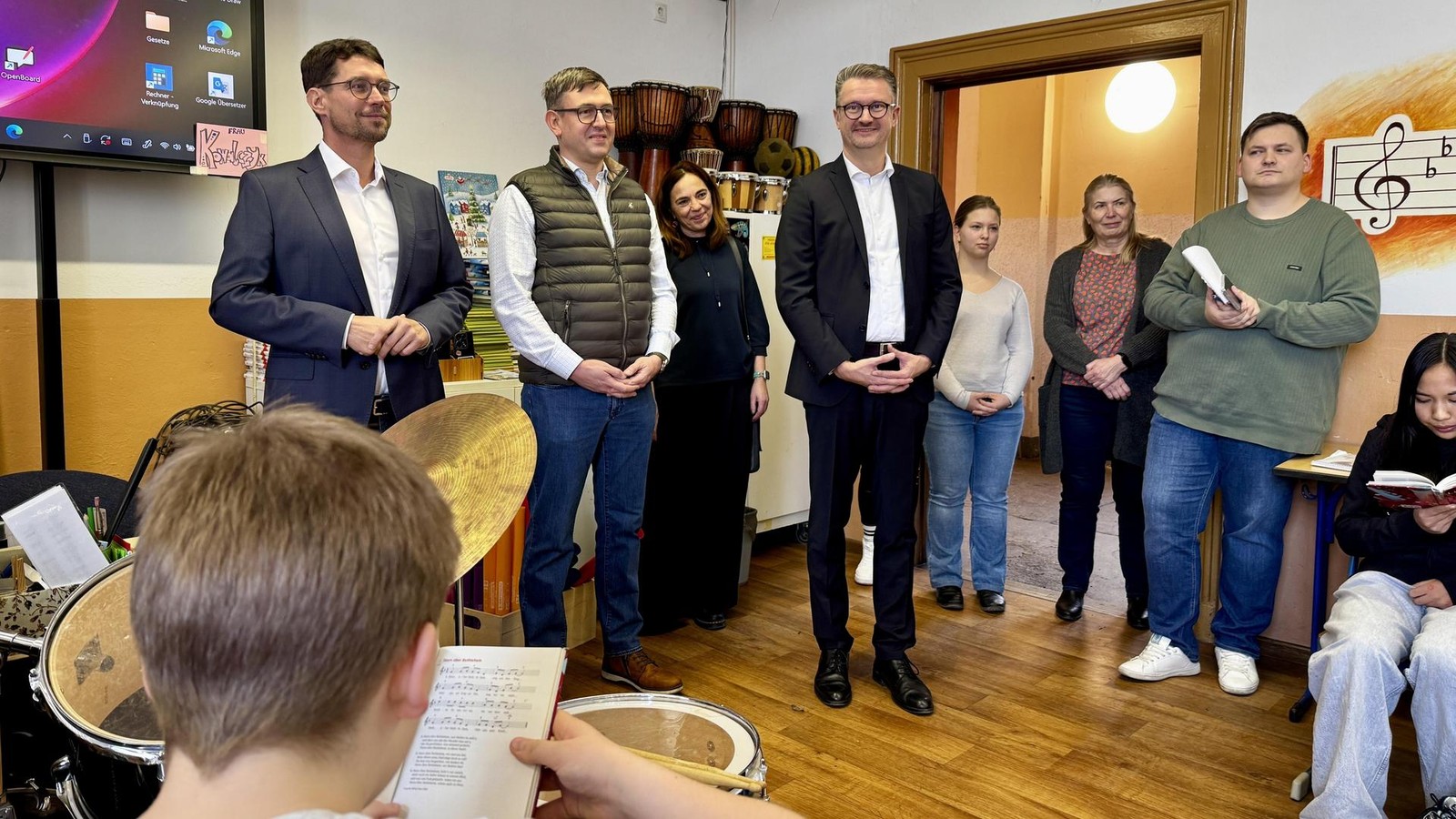 Altenburger-Land-Schulbesuch-mit-dickem-Scheck-mit-Video-
