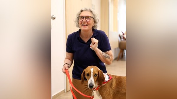 „Das ist unbezahlbar“: Hündin Luna spendet schwer kranken Patienten Kraft