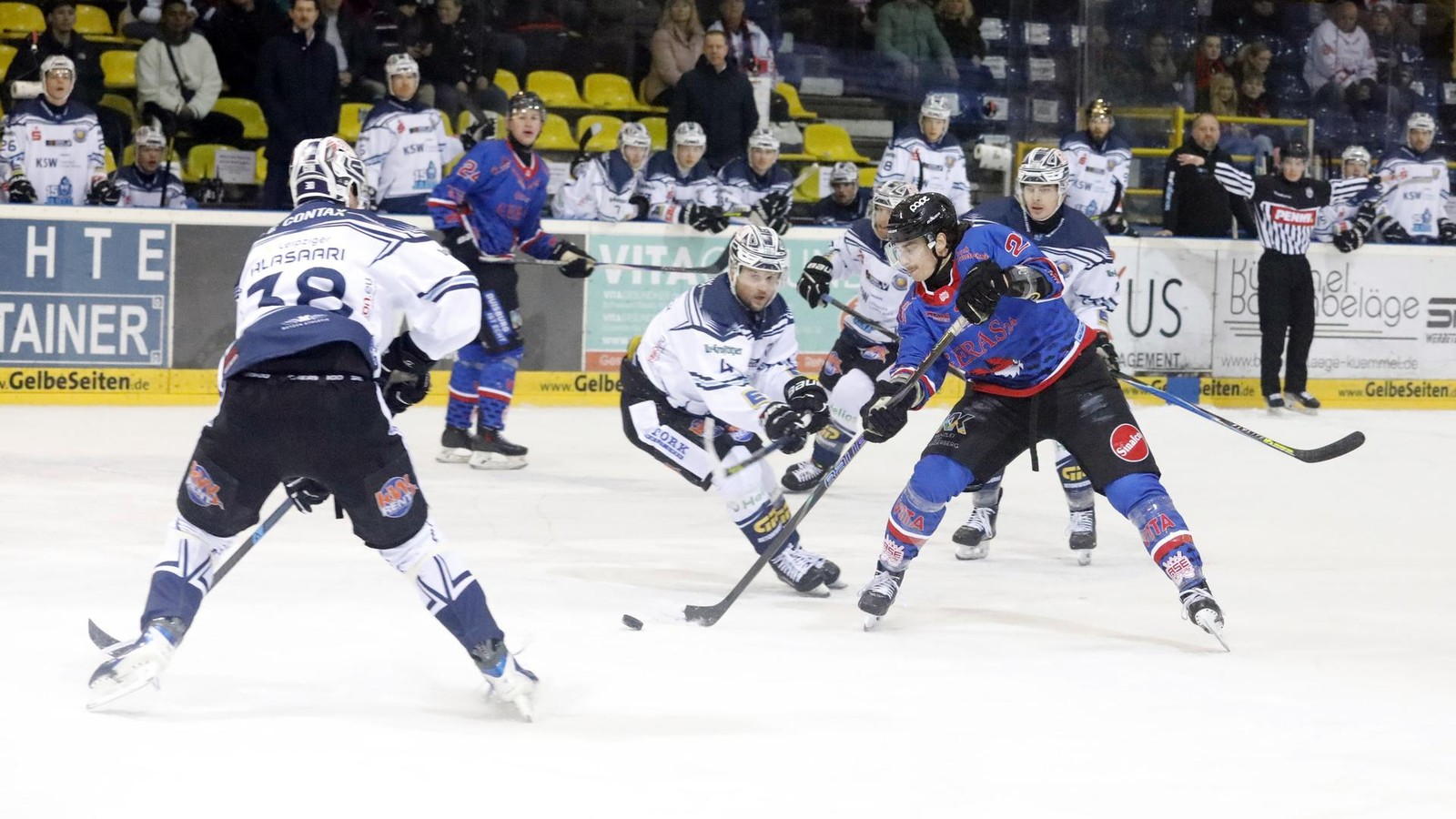 F-chse-Duisburg-Derby-diesmal-ganz-ohne-Schmuck-am-Nachthemd-