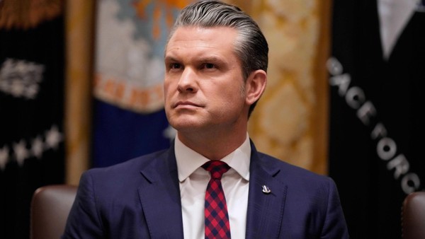 US-Angriff auf Überlebende: Admiral entlastet Hegseth