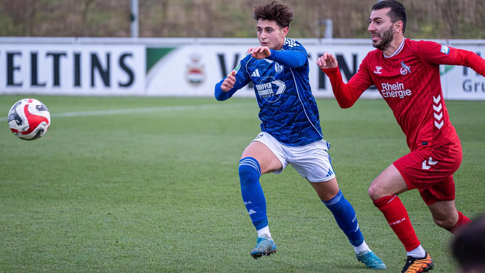 Samstag-im-Live-Ticker-H-lt-Schalkes-U23-den-Spitzenplatz-in-der-Regionalliga-