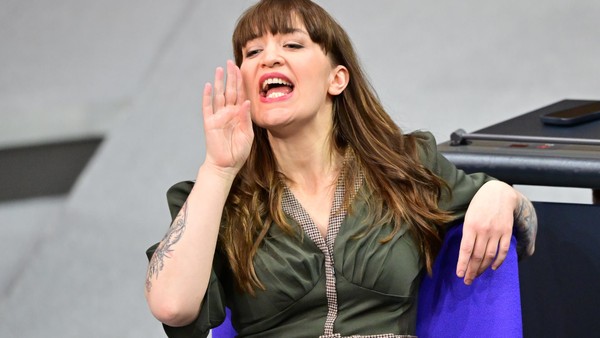 Renten-Showdown: Reichinnek keilt gegen Grüne – Koalition fast vollständig