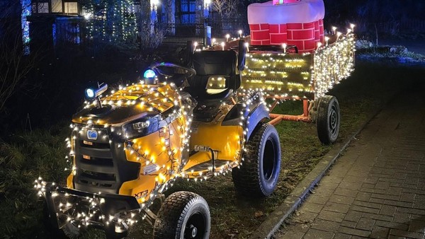 Im Kreis Wolfenbüttel: Bunt beleuchtete Trecker sind wieder unterwegs