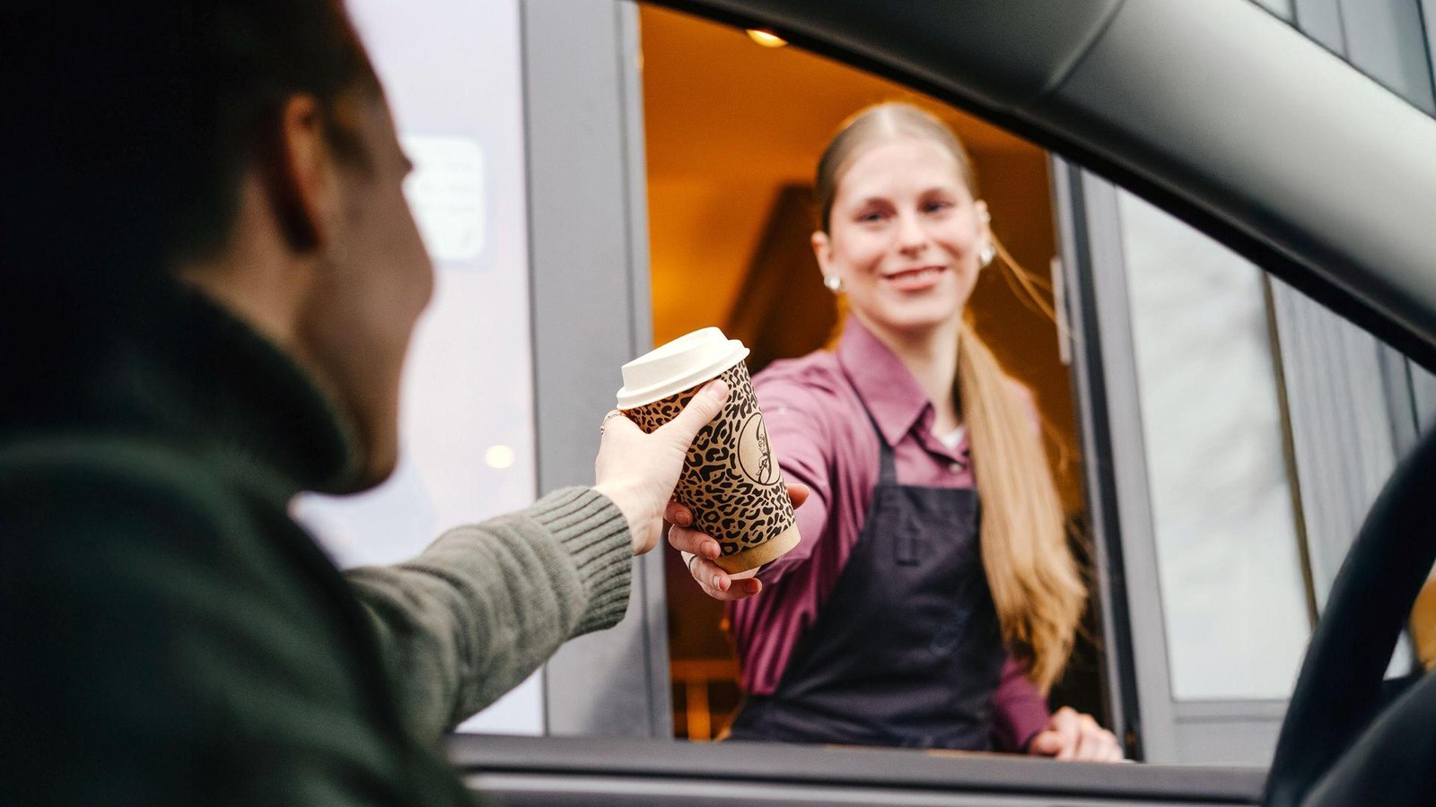 Br-tchen-am-Drive-in-Schalter-B-cker-Junge-er-ffnet-Filiale-an-B431