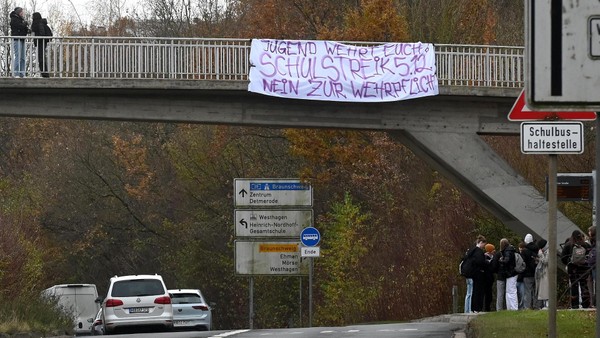 Trotz Banner: Kein Wehrpflicht-Streik an Wolfsburger Schulen