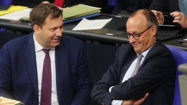 Showdown im Bundestag: Kanzlermehrheit mit 319 Ja-Stimmen – Rentenpaket kommt