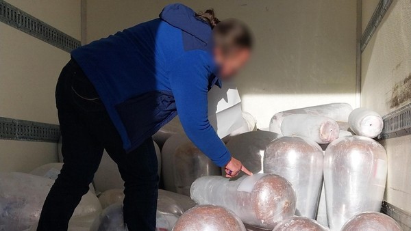 Dönerspieße nicht kalt genug transportiert? Zoll stoppt Lkw auf A2 bei Helmstedt