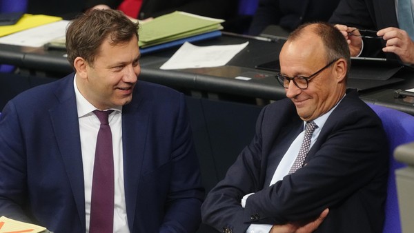 Renten-Showdown: Kanzlermehrheit im Bundestag – doch sieben Abweichler