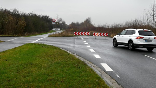 Anwohnerin in Wolfsburg drängt auf viel mehr Lärmschutz an einer Umgehungsstraße