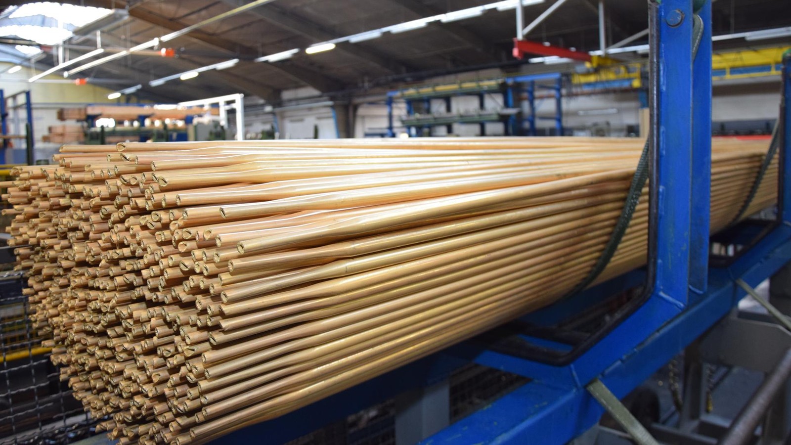 kupferdiebstahl-in-gelsenkirchen-t-ter-duo-und-kind-fl-chten-im-transporter